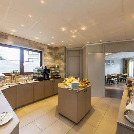 Aparthotel Strijewski - *